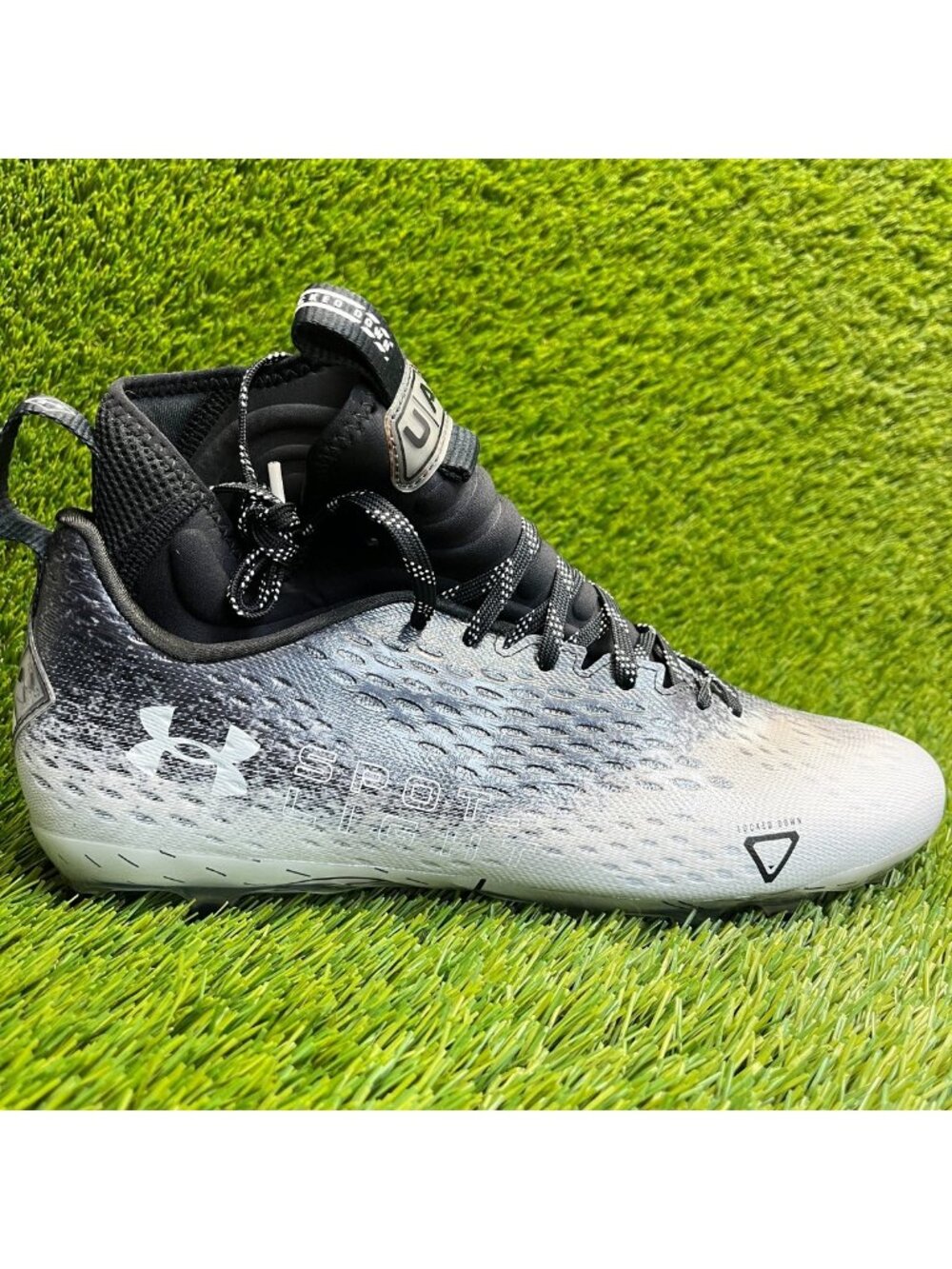 Under Armour Spotlight Lux MC 2.0 Mens Size 11.5 Black White Football Cleats